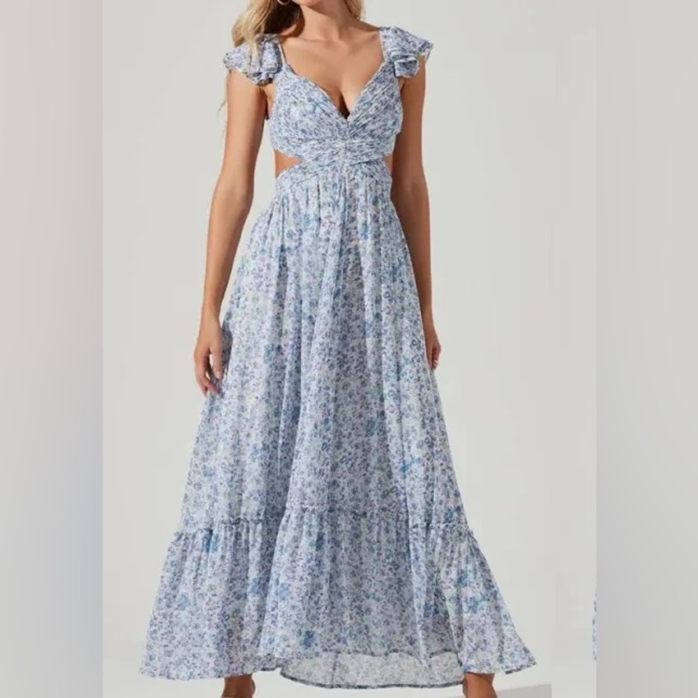 ASTR the Label Primrose Floral Strappy Cutout maxi - M